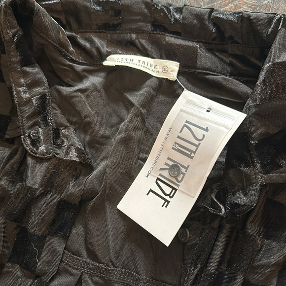 12th Tribe Velvet/Mesh Checkered Button Down - Picture 3 of 4